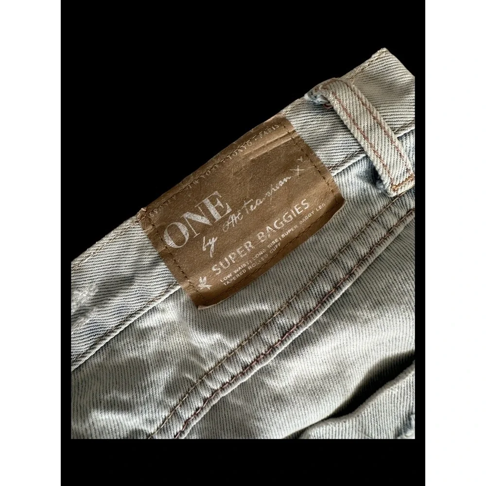 ONE TEASPOON Women's 27 Light Wash Boyfriend Distressed Denim Jeans Aritzia Cali